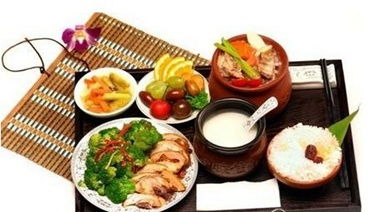 古色傳香 2014年快餐行業的傳統韻味與現代服務革新